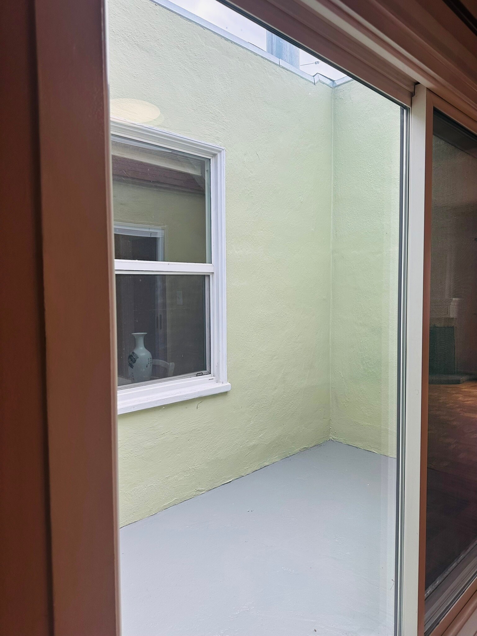 Central atrium/courtyard 11ft by 4ft - 245 Concord St