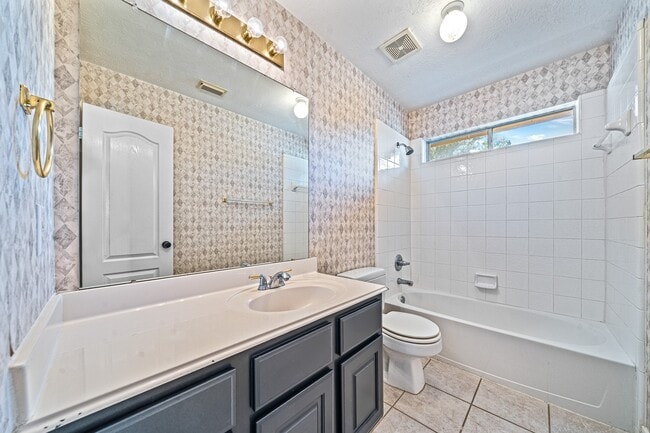 Building Photo - 9306 Lochflora Dr