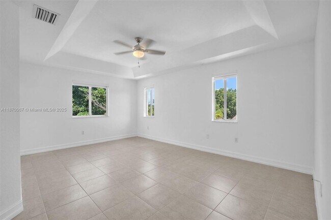 Building Photo - 2621 SW 18th St