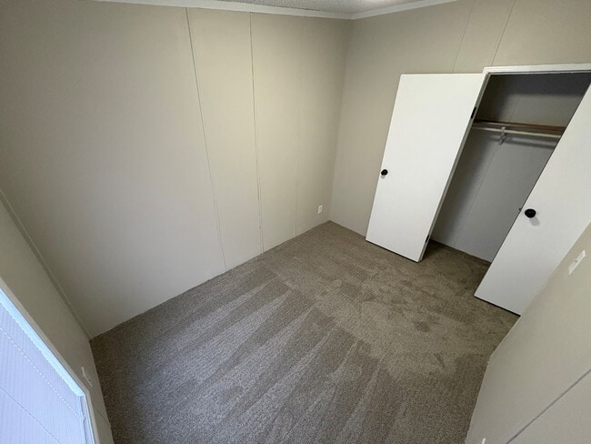 Building Photo - 8905 Beechwood Dr