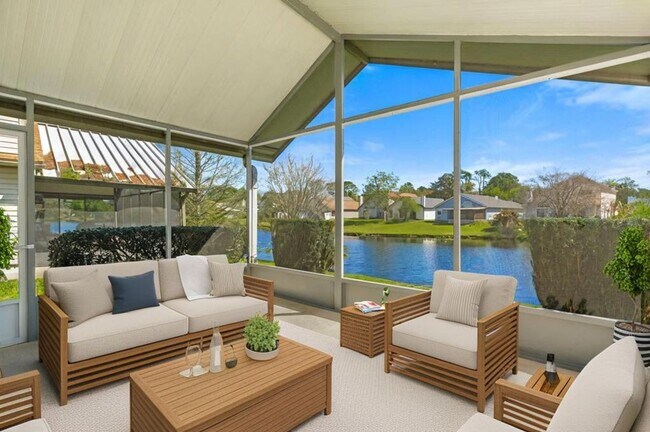 Building Photo - Charming Waterfront Home in Southside