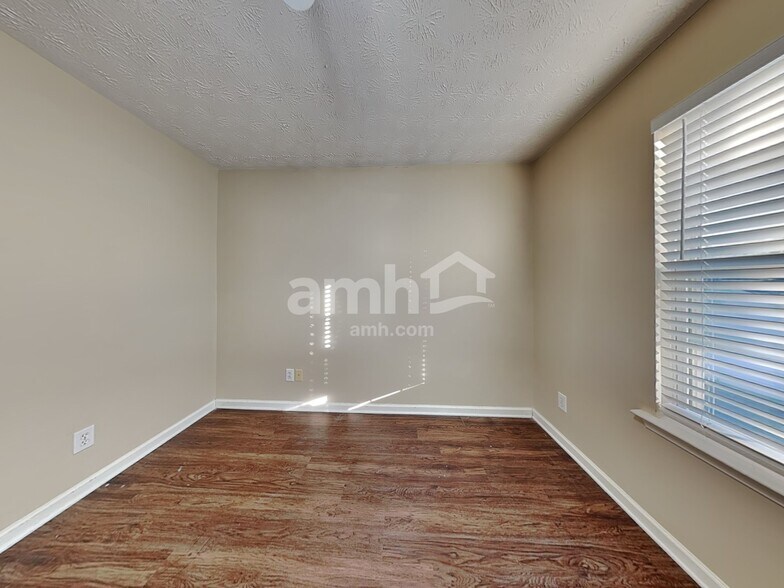 Building Photo - 836 Windcroft Cir NW