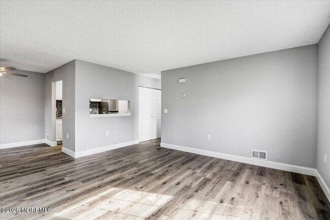 Building Photo - 306 Larkspur Ln