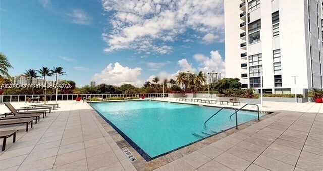Building Photo - 3625 N Country Club Dr