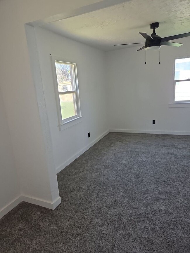 Building Photo - Newly Upgraded 2-Bedroom Home Available Now!