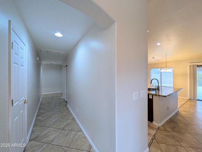 Building Photo - 15748 W Paradise Ln