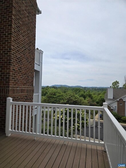 Building Photo - 1055 Weybridge Ct