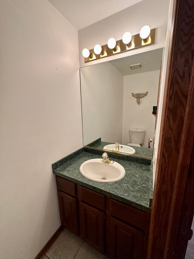 1/2 Bathroom - 1010 Arbor Ct