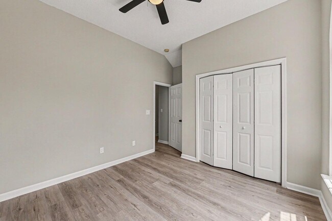 Building Photo - 1854 Oleander Ct