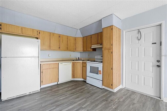 Building Photo - 8203 Sun Spring Cir