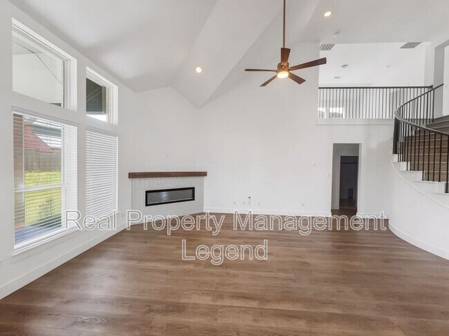 Building Photo - 1019 Modesto Dr