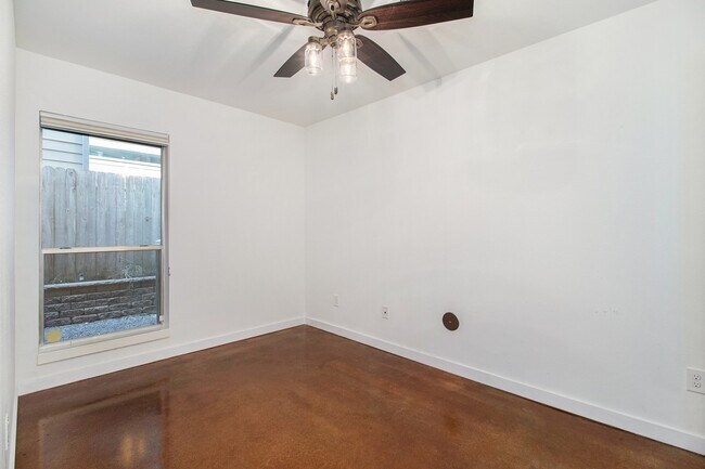 Building Photo - 2940 Cline St