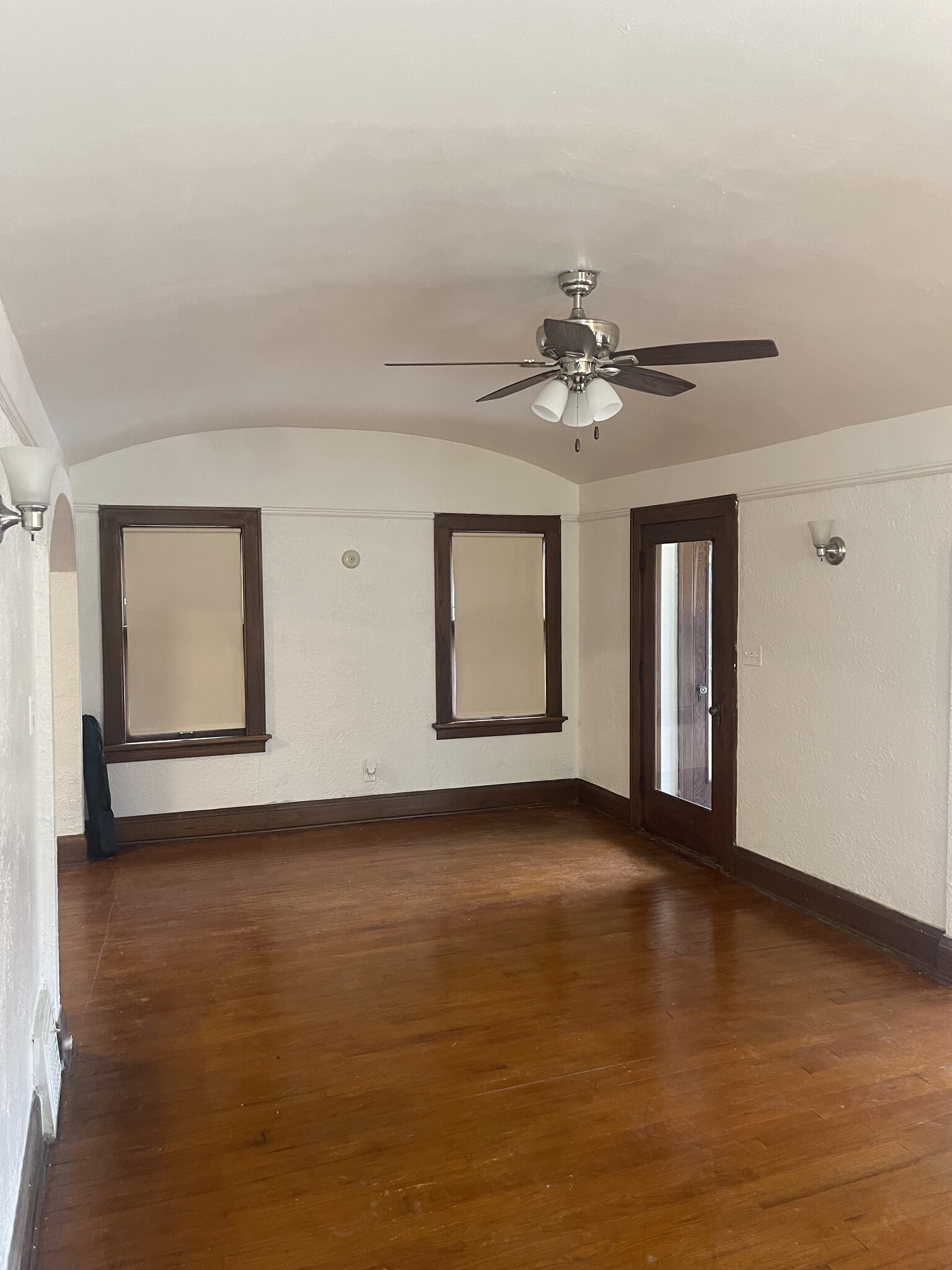 Living Room - 4218 N 16th St
