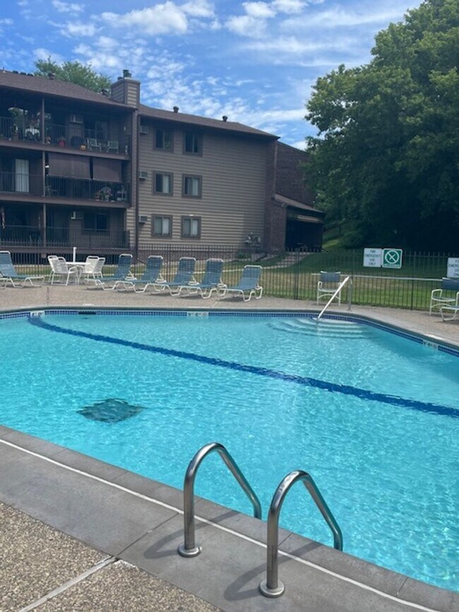 Building Photo - 1 Bed/1 Bath Condo by Hyland Park Reserve!...