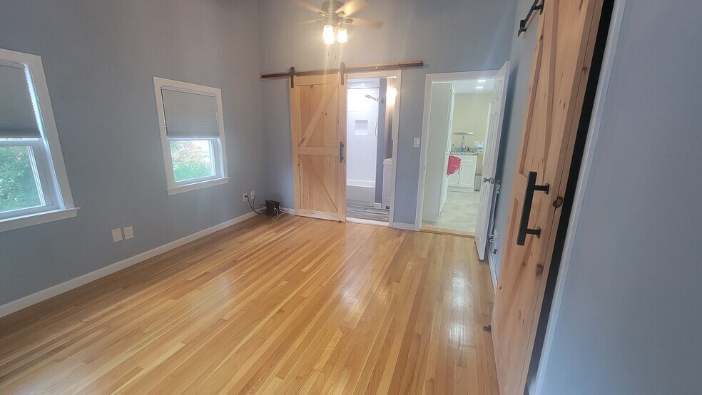 Building Photo - 54 Bolton St