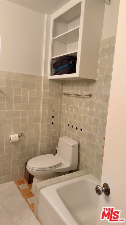 Building Photo - 1570 Via Capri