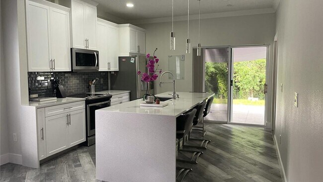 Building Photo - 4625 Waterside Pointe Cir