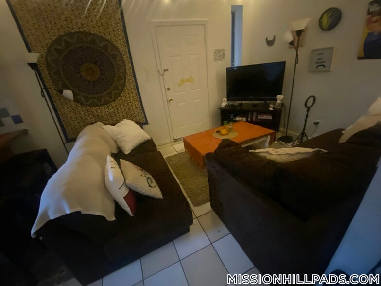 Building Photo - 715 Parker St