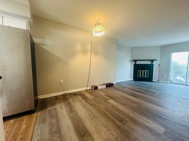 Building Photo - 7921 Brighton Way
