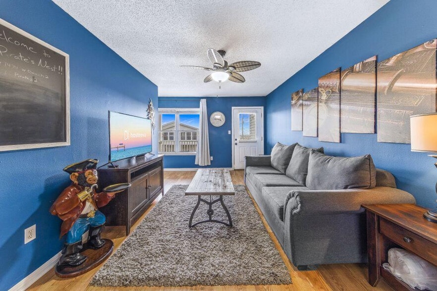 Primary Photo - 1474 W Beach Blvd