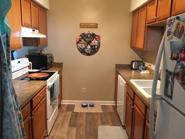 Kitchen - 4058 Midlands Rd