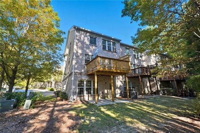 Building Photo - 3655 E Paces Walk