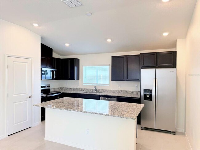 Building Photo - 2905 Lavanda Dr