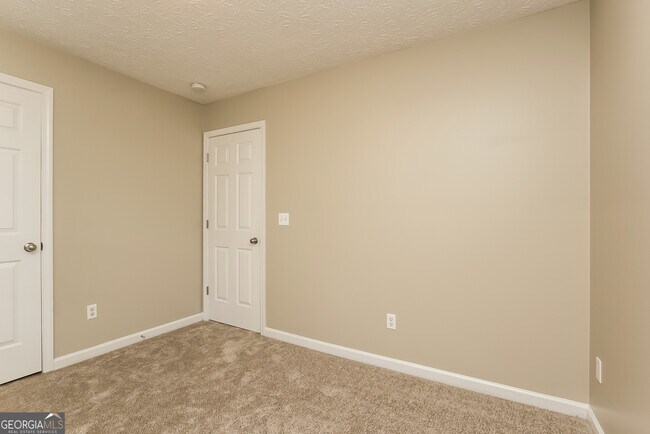 Building Photo - 143 Beechwood Ln