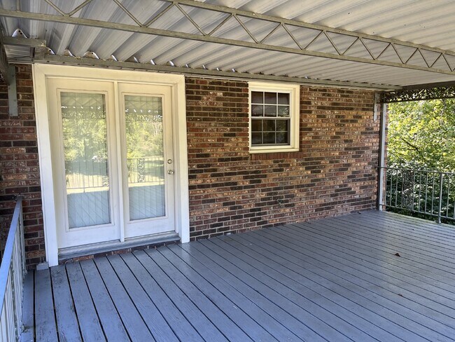 Building Photo - "Charming 3-Bed Sanctuary with Finished Ba...