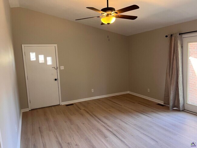 Building Photo - 202 Sherman St