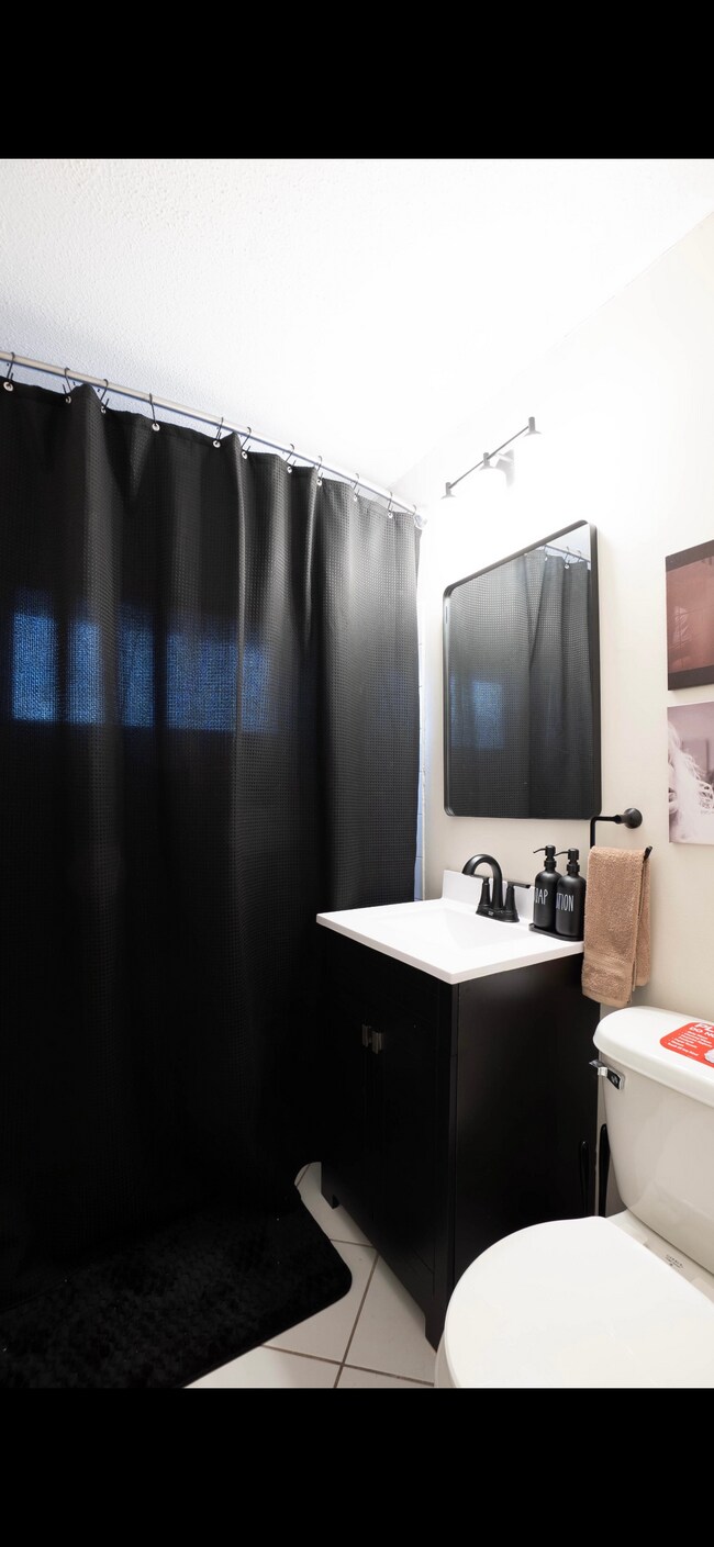 Building Photo - 6110 Ash Ave