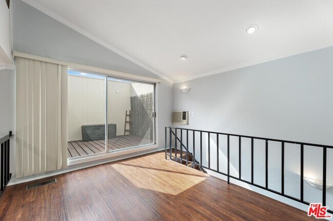 Building Photo - 5325 Newcastle Ave