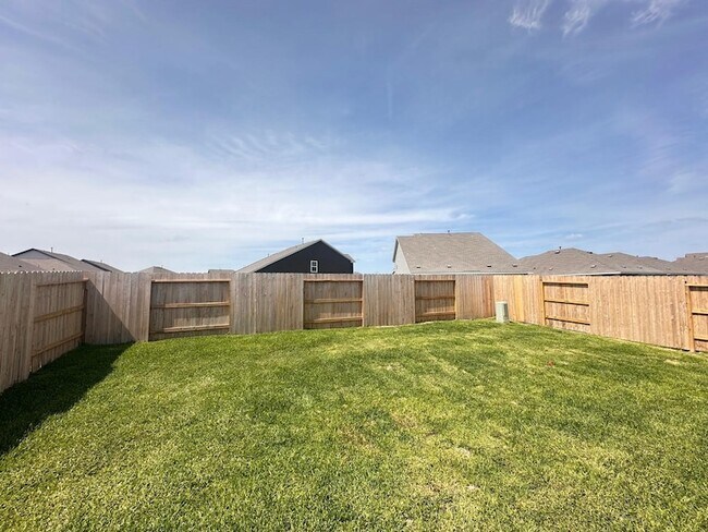 Building Photo - 26906 Rosebay Wds Dr