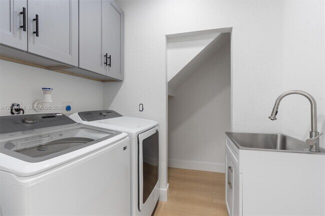 Building Photo - 9840 Stover Way