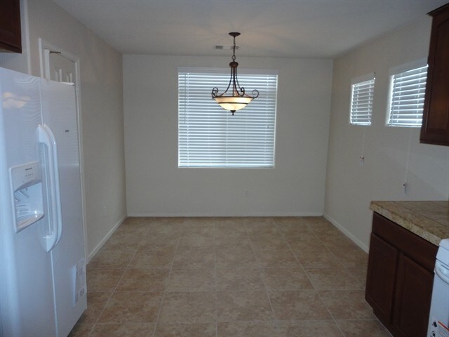 Building Photo - 3810 Shimmering Creek Ave