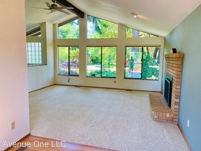 Building Photo - 3 br, 3 bath House - 8438 32nd Ave SW