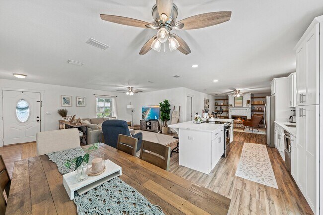 Building Photo - 109 Friar Tuck Dr