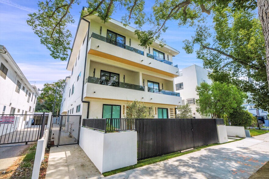 Fully Gated and Secured - 5024 Cahuenga Blvd