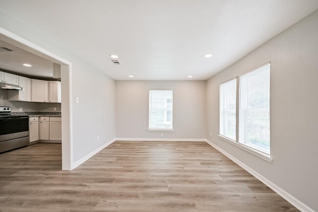 Building Photo - 1428 E 36th St