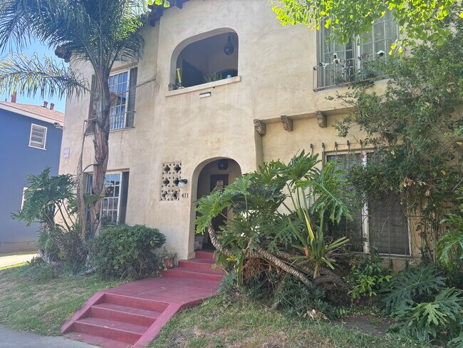 Building Photo - 413 N Stanley Ave