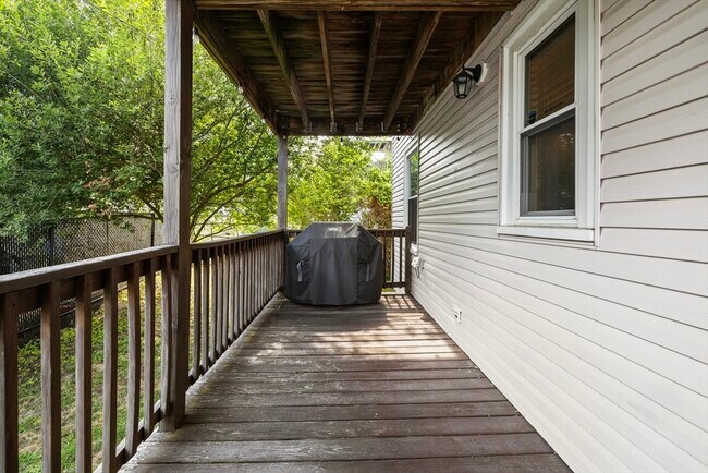 Building Photo - 465 Ashmont St