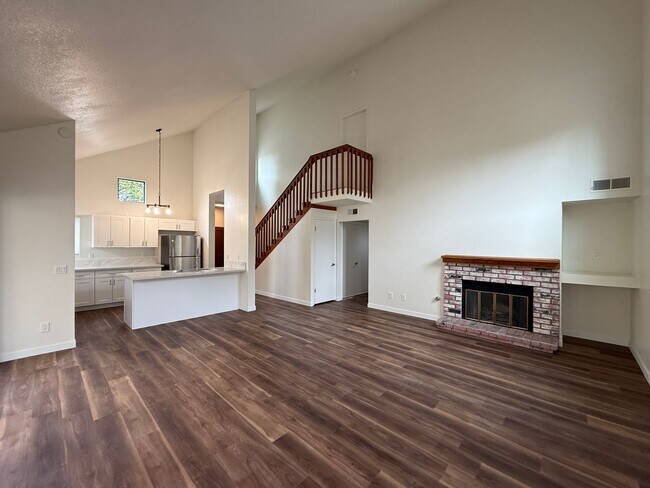 Building Photo - 1422 Eagle Ct