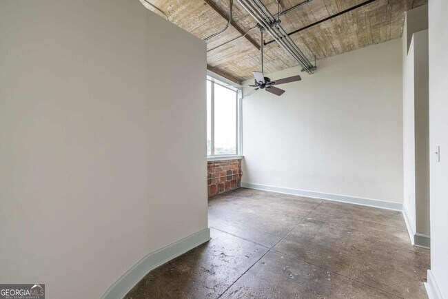 Building Photo - 505 Whitehall St SW