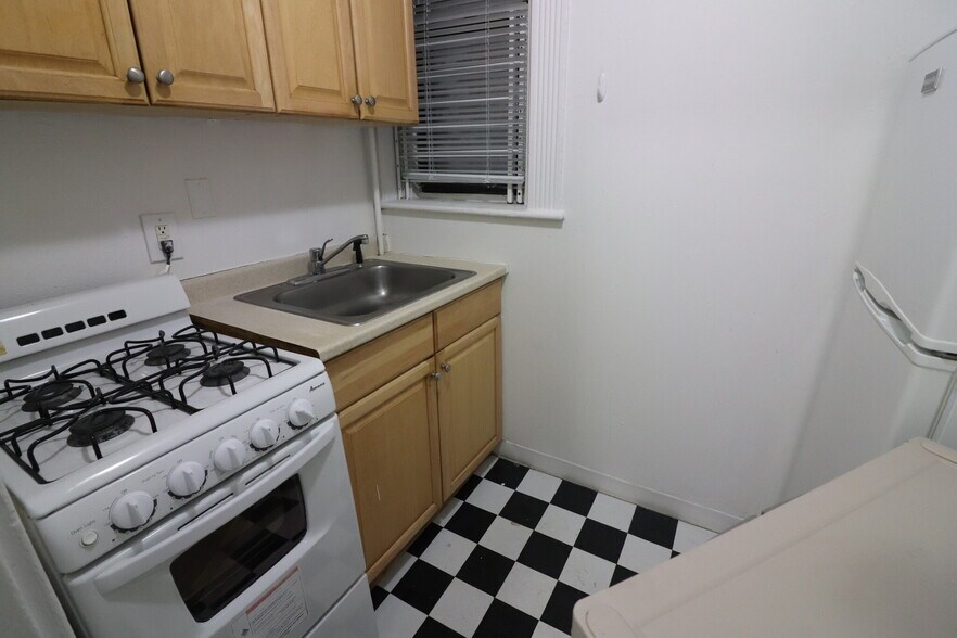 Building Photo - 409 Huntington Ave