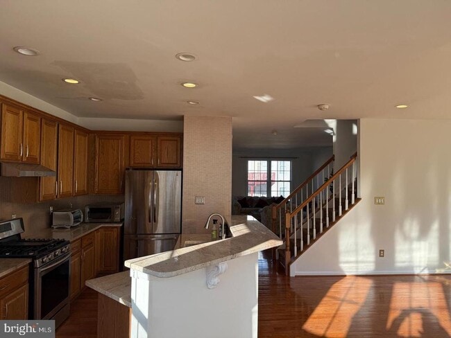 Building Photo - 13395 Sir Ramsay Way