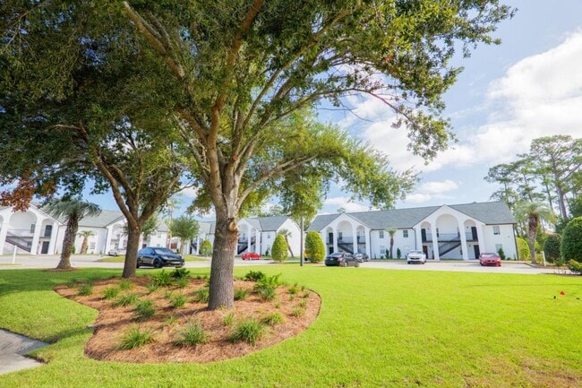 Building Photo - Baytree Vynes