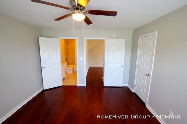 Building Photo - 6923 Parkbrook Ln