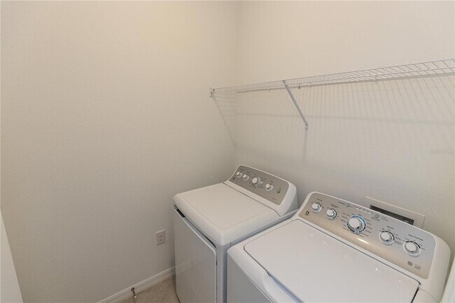 Building Photo - 16572 Kingwood Ln