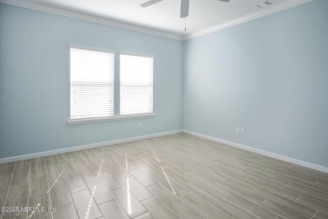 Building Photo - 351 St James Way