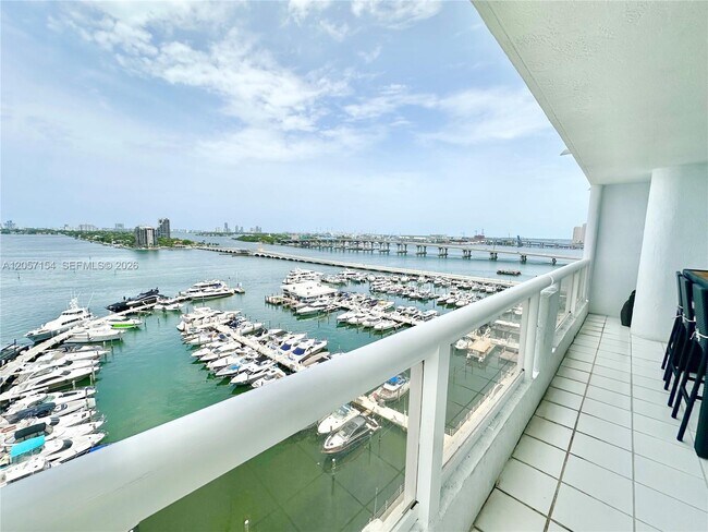 Building Photo - 1717 N Bayshore Dr